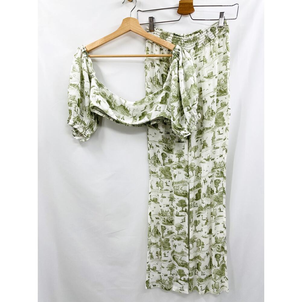 WeWoreWhat green white semi sheer 2 piece‎ set - Picture 3 of 10